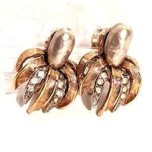 Vintage Costume Jewelry Golden Clip On Earrings Pearl Shooting Star Rhinestones